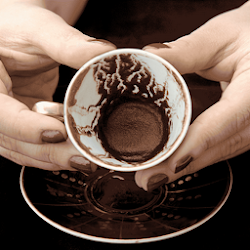 قارئة الفنجان اون لاين و مسابقة الجمال